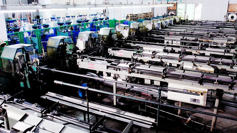 Automatic lathe workshop for precision fastener production