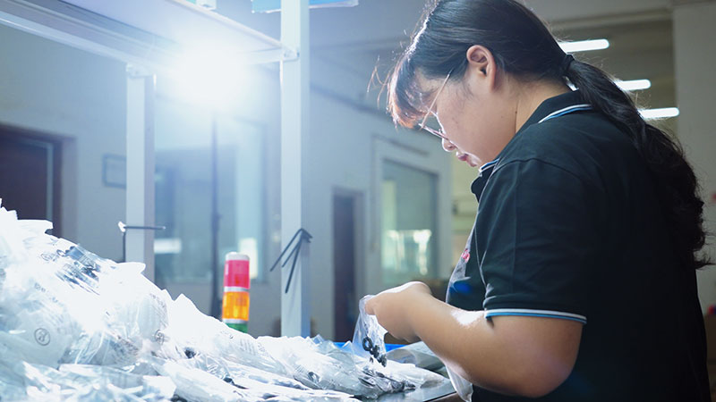 Fastener packing and sorting operation